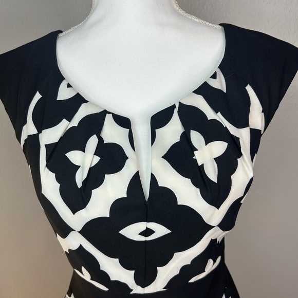 🖤 NWT - London Times Black & White Print Sheath Dress Size 8 - Picture 2 of 6